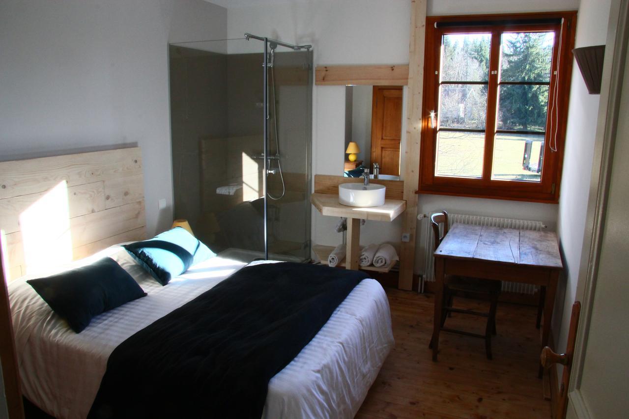Auberge De La Perdrix Hauterive-la-Fresse Zewnętrze zdjęcie