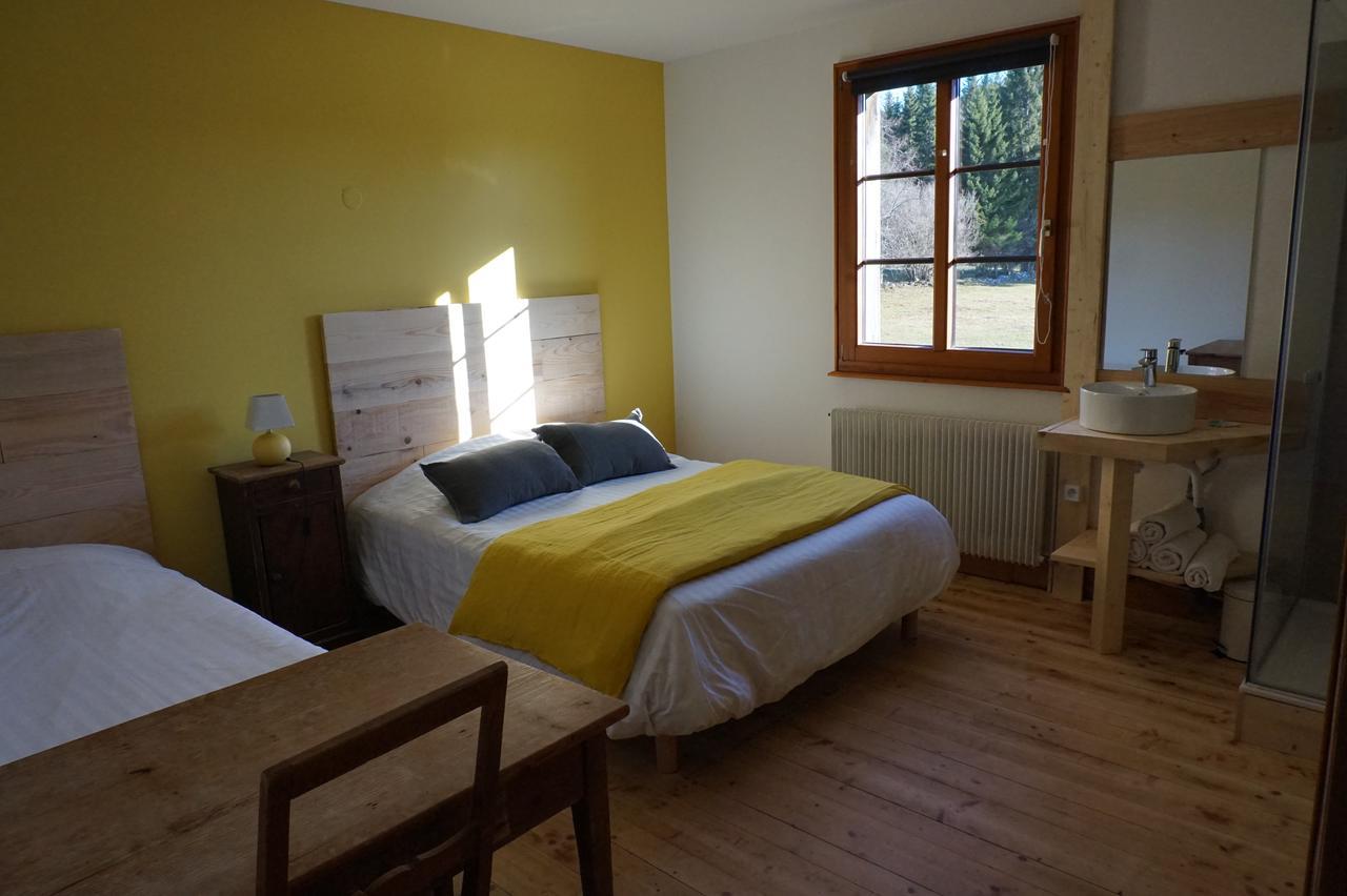 Auberge De La Perdrix Hauterive-la-Fresse Zewnętrze zdjęcie