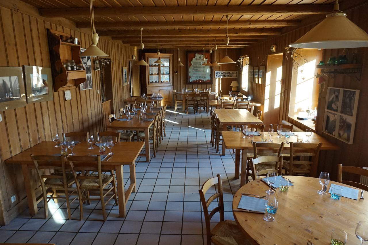 Auberge De La Perdrix Hauterive-la-Fresse Zewnętrze zdjęcie