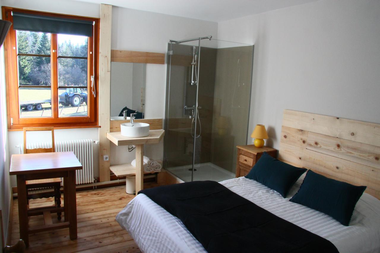 Auberge De La Perdrix Hauterive-la-Fresse Zewnętrze zdjęcie