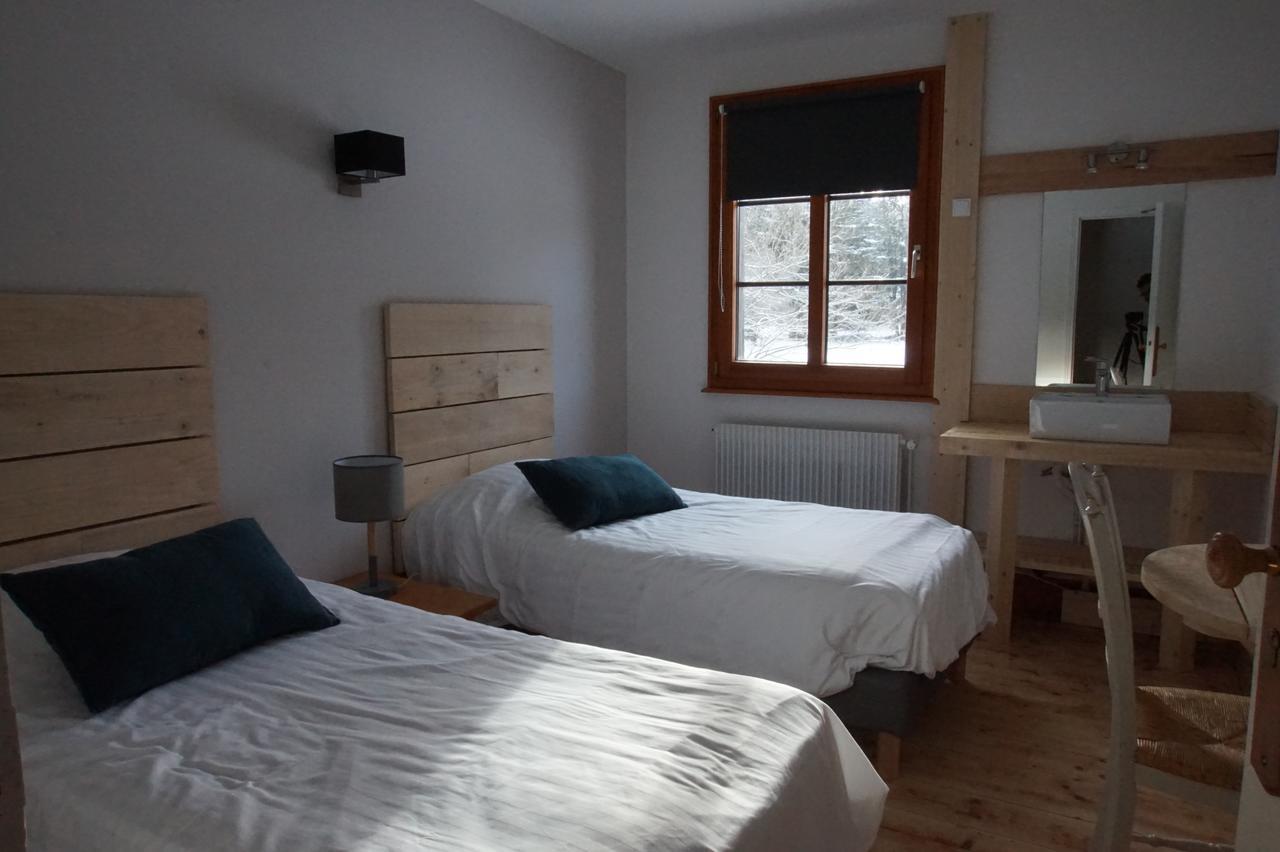 Auberge De La Perdrix Hauterive-la-Fresse Zewnętrze zdjęcie