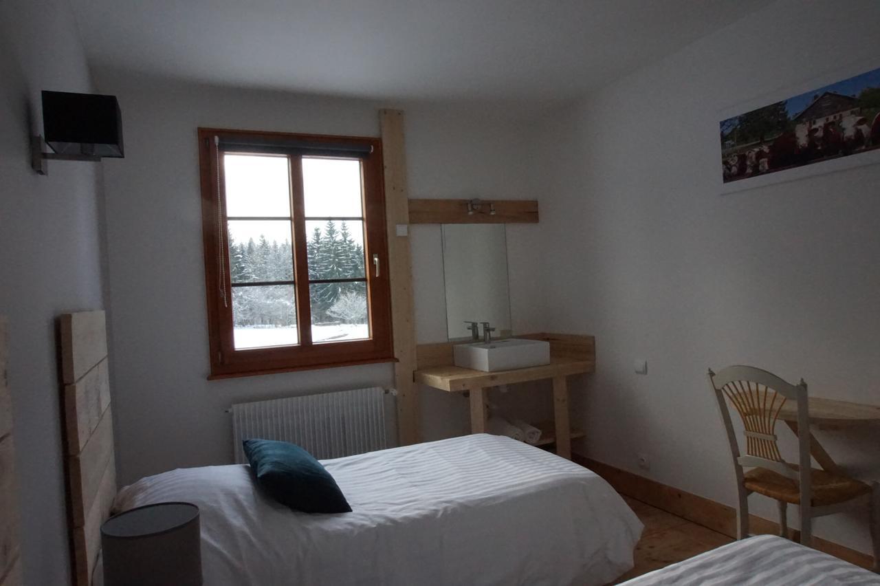 Auberge De La Perdrix Hauterive-la-Fresse Zewnętrze zdjęcie