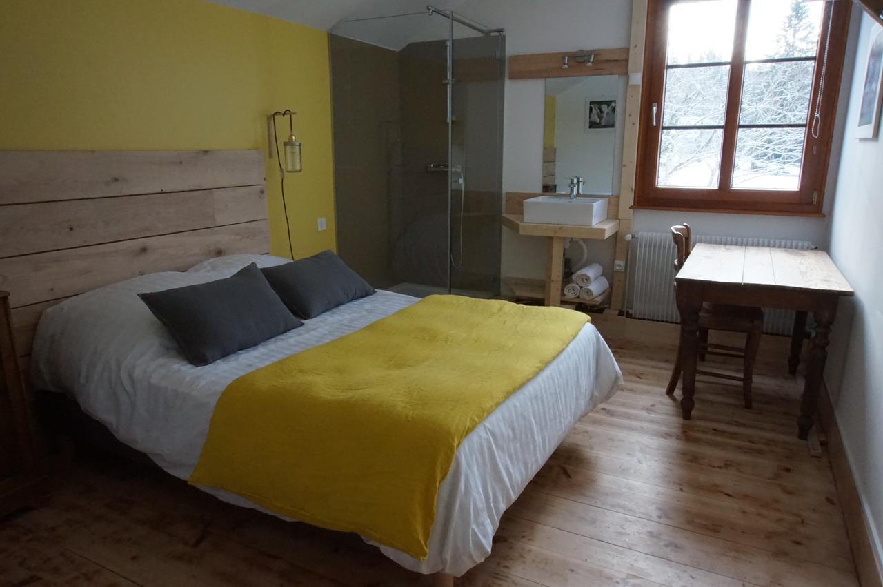 Auberge De La Perdrix Hauterive-la-Fresse Zewnętrze zdjęcie