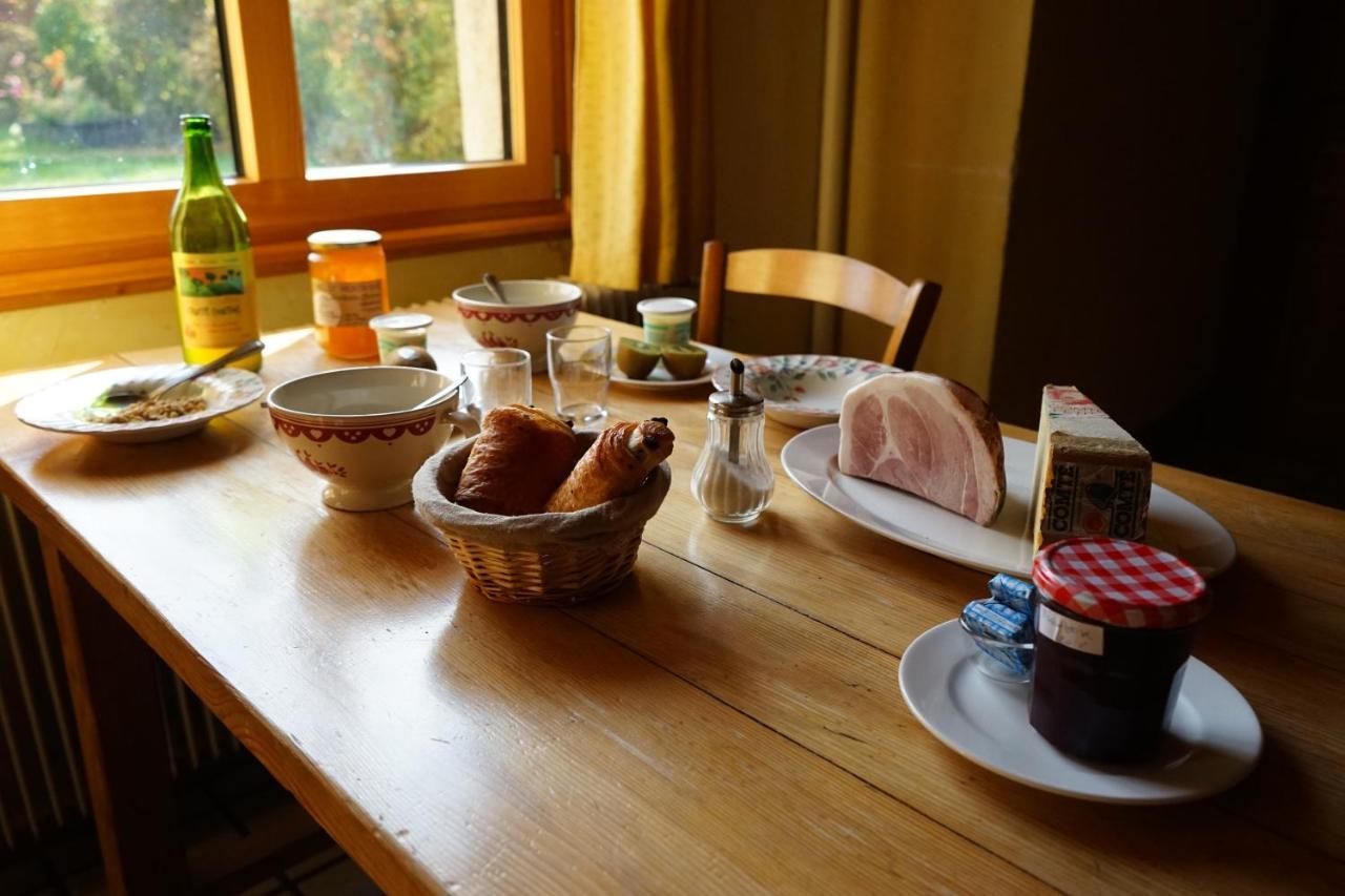 Auberge De La Perdrix Hauterive-la-Fresse Zewnętrze zdjęcie