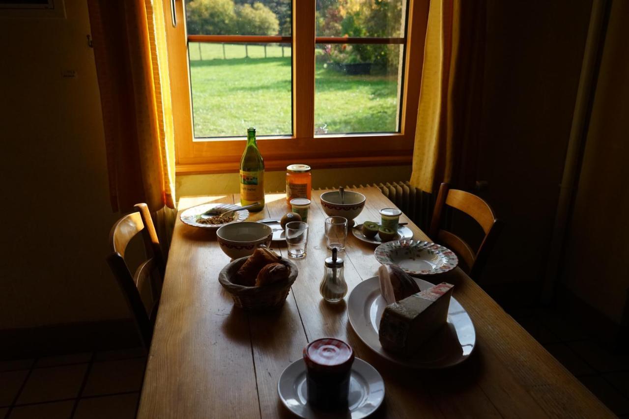 Auberge De La Perdrix Hauterive-la-Fresse Zewnętrze zdjęcie