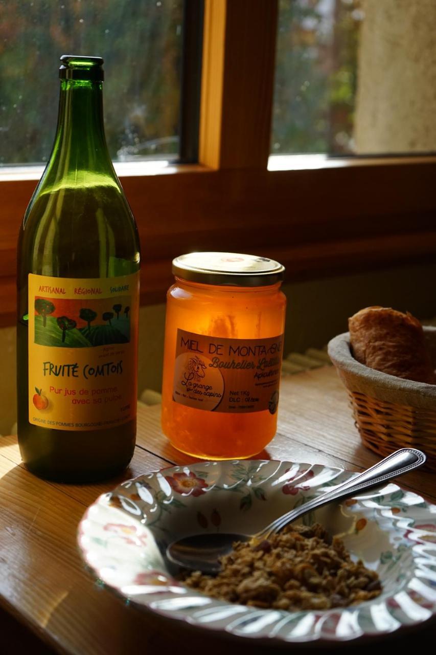 Auberge De La Perdrix Hauterive-la-Fresse Zewnętrze zdjęcie